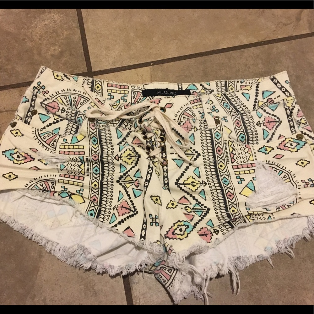 Billabong tied in the front shorts